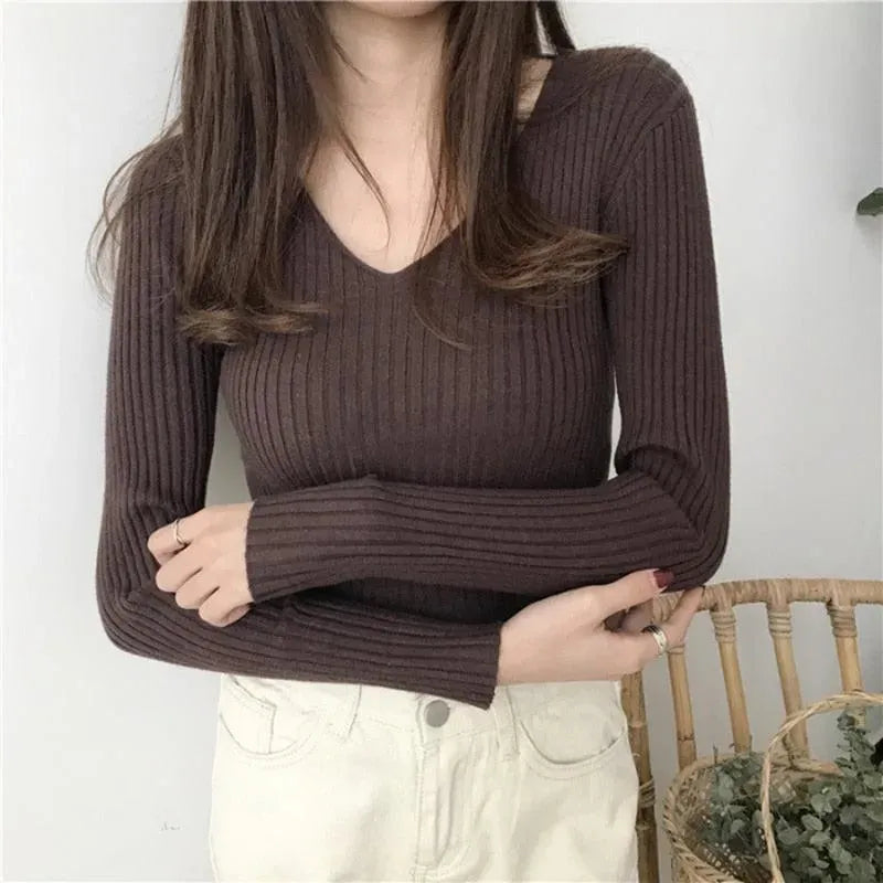 Women’s Slim Fit V-Neck Pullover Sweater – Ribbed