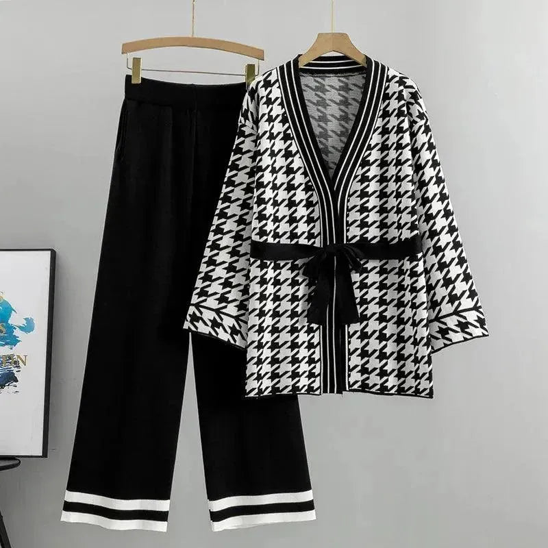 Chic Women Geometric V-Neck Two-Piece Set - Geometric Cardigan Set - LeStyleParfait
