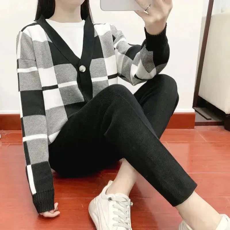 Cozy Knit Colorblock Three-Piece Women Set - Colorblock Knit Set - LeStyleParfait