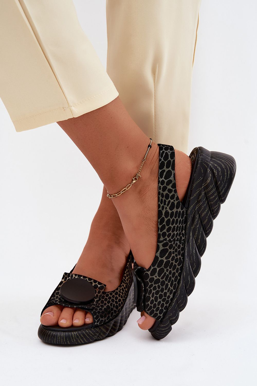  Buskin model 227904 Step in style 