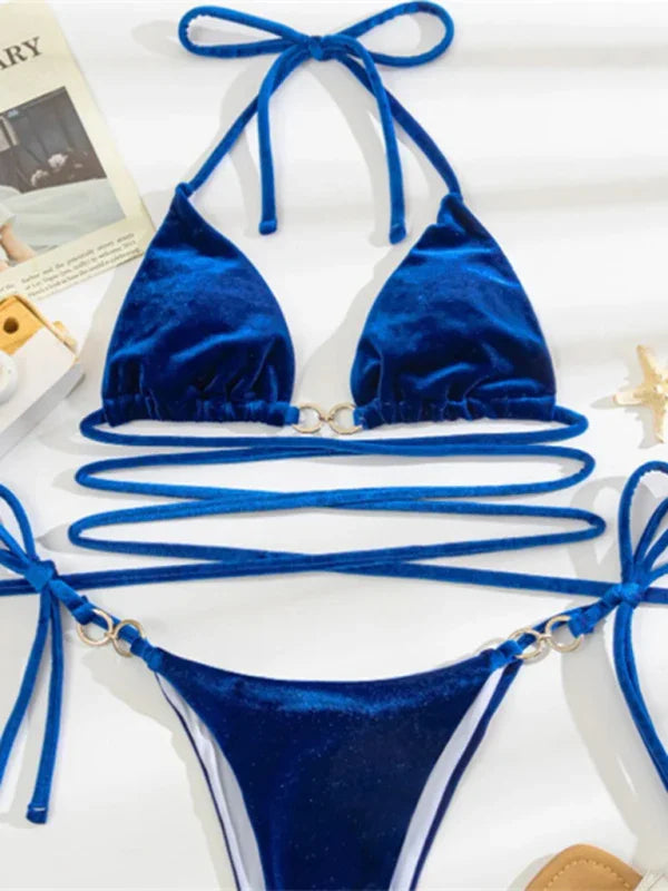 Ensemble de bikini bleu à ficelles pour femme