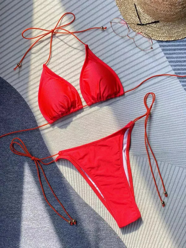 Ensemble bikini string rouge pour femme