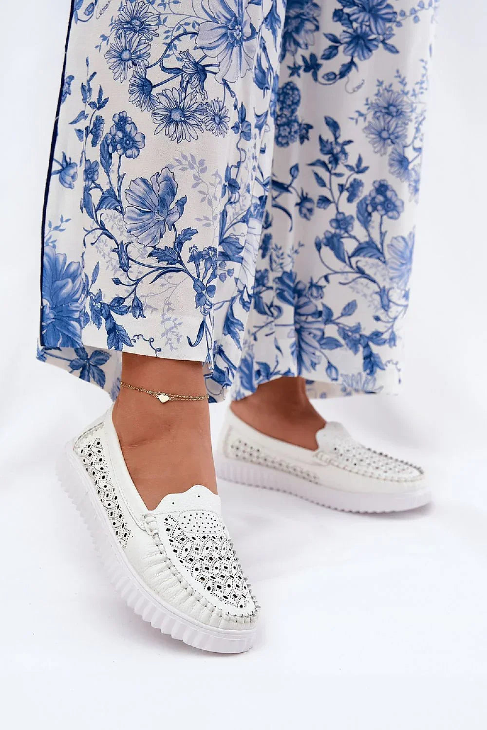 Women’s white leather platform moccasins with laces, casual women’s platform moccasins for spring–summer